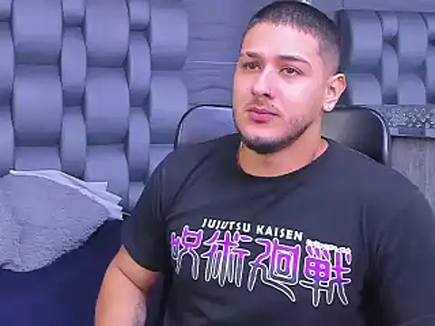 Snapshot of jasonshaw25 chatting on 10/07/25, 11:24 jasonshaw25 online show from 10/07/25, 11:24