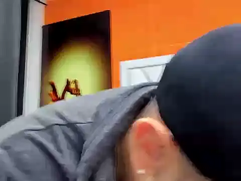 Snapshot of jasonshaw25 chatting on 11/13/25, 05:12 jasonshaw25 online show from 11/13/25, 05:12