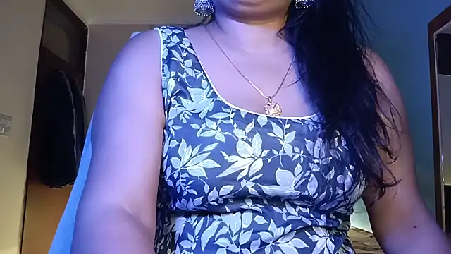 horny milf couple online show from 07/01/26, 08:30