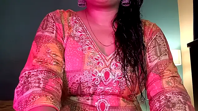 horny milf couple online show from 07/16/26, 04:46