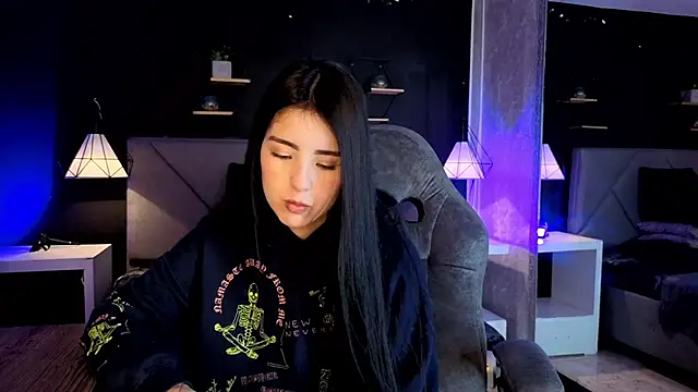 giapearl25 online show from 11/06/25, 01:45