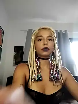 Snapshot of Helenoir chatting on 02/14/26, 11:29 Helenoir online show from 02/14/26, 11:29