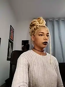 Helenoir online show from 05/15/26, 12:12