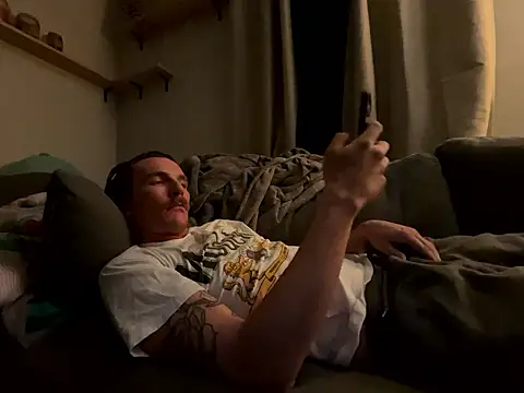 AverageMaleJay online show from 01/10/26, 05:20