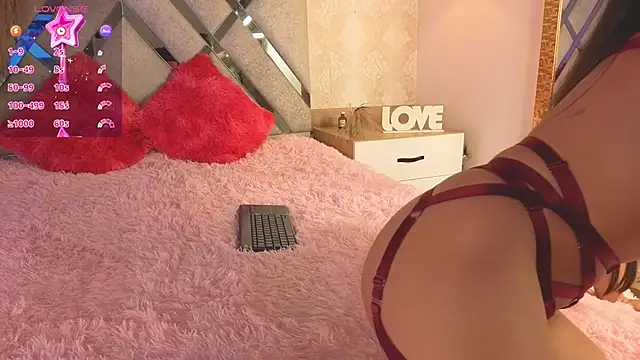 kimhilton  online show from 10/12/25, 04:11