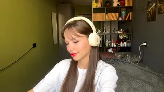 MysticAlisa online show from 10/15/25, 07:19