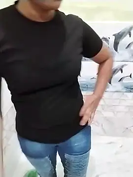 Snapshot of Rita_rani6 chatting on 10/17/25, 06:49 Rita rani6 online show from 10/17/25, 06:49