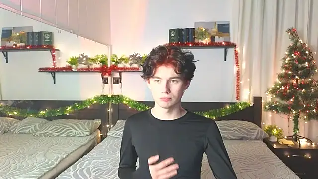 Snapshot of Cute_Mike chatting on 12/20/25, 07:10 Cute Mike online show from 12/20/25, 07:10