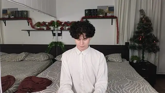 Snapshot of Cute_Mike chatting on 01/10/26, 12:51 Cute Mike online show from 01/10/26, 12:51