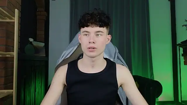 Snapshot of Cute_Mike chatting on 02/20/26, 02:06 Cute Mike online show from 02/20/26, 02:06