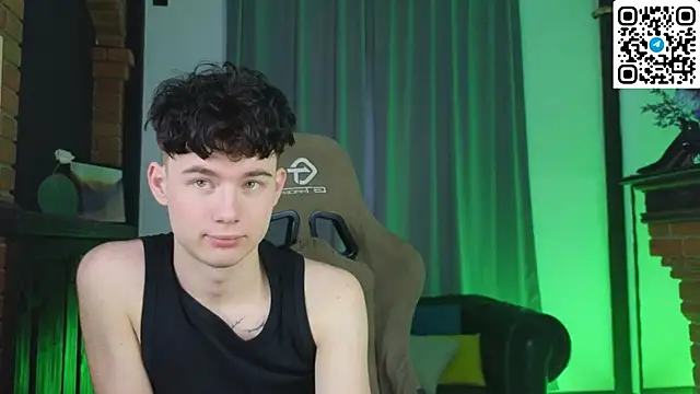 Snapshot of Cute_Mike chatting on 02/21/26, 02:12 Cute Mike online show from 02/21/26, 02:12