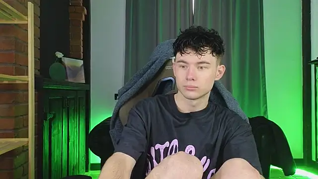 Snapshot of Cute_Mike chatting on 02/22/26, 05:08 Cute Mike online show from 02/22/26, 05:08