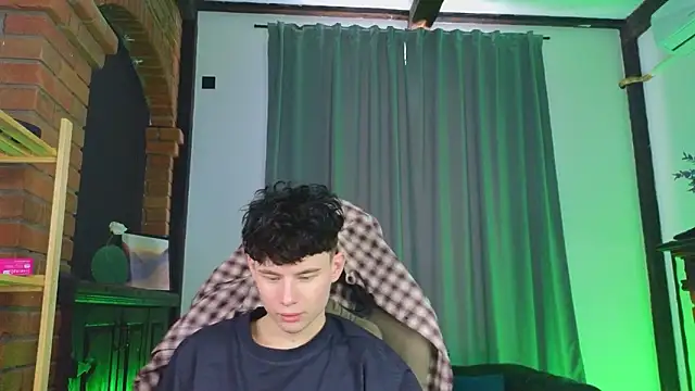 Snapshot of Cute_Mike chatting on 02/25/26, 08:46 Cute Mike online show from 02/25/26, 08:46