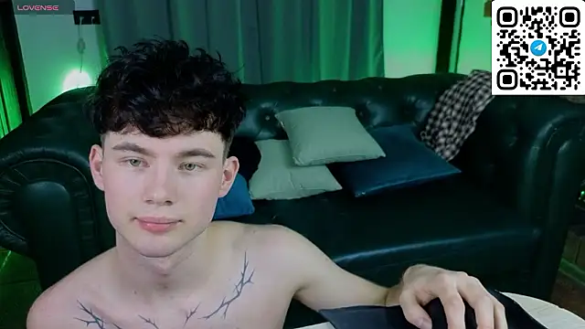 Snapshot of Cute_Mike chatting on 02/25/26, 08:51 Cute Mike online show from 02/25/26, 08:51