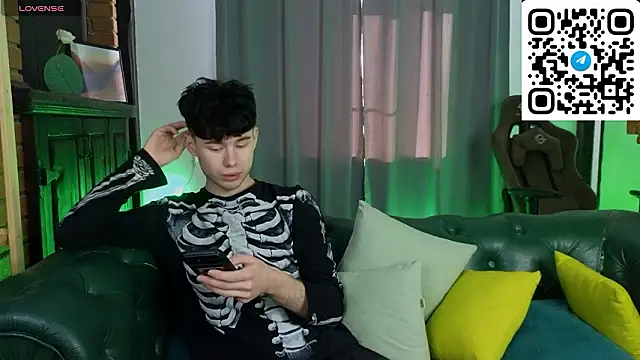 Snapshot of Cute_Mike chatting on 02/27/26, 06:02 Cute Mike online show from 02/27/26, 06:02