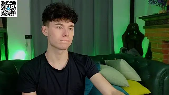 Snapshot of Cute_Mike chatting on 03/01/26, 08:00 Cute Mike online show from 03/01/26, 08:00