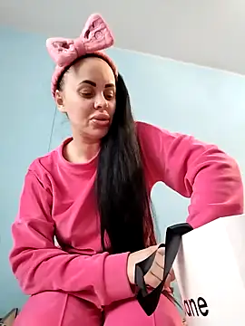 Snapshot of Stefaniyaxq chatting on 12/01/25, 11:26 Stefaniyaxq online show from 12/01/25, 11:26