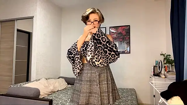 LunaMoonstar online show from 10/18/25, 05:25
