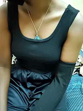 Snapshot of Chennai-couples chatting on 10/25/25, 05:59 Chennai-couples online show from 10/25/25, 05:59