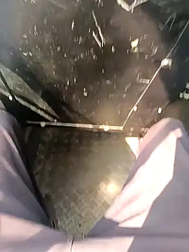 Snapshot of hemcrazy chatting on 11/17/25, 04:07 hemcrazy online show from 11/17/25, 04:07