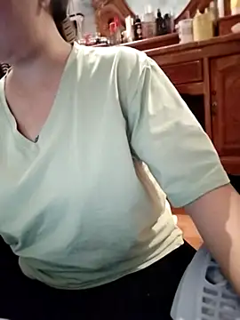 Snapshot of Babyloudi chatting on 10/16/25, 03:13 Babyloudi online show from 10/16/25, 03:13