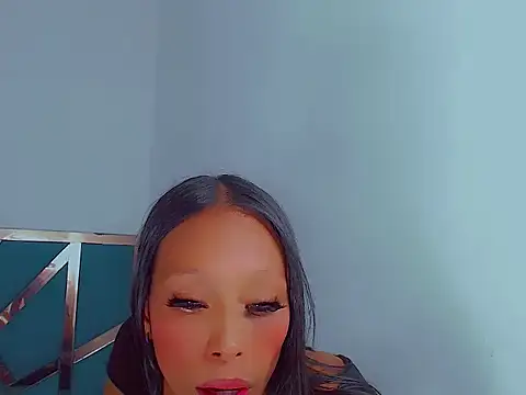 Snapshot of monserrath_bitch_naughty chatting on 11/14/25, 04:44 monserrath bitch naughty online show from 11/14/25, 04:44