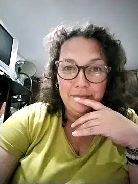 -saraqueen- online show from 11/09/25, 05:17