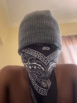 Snapshot of Bandana-Lad chatting on 10/26/25, 08:42 Bandana-Lad online show from 10/26/25, 08:42