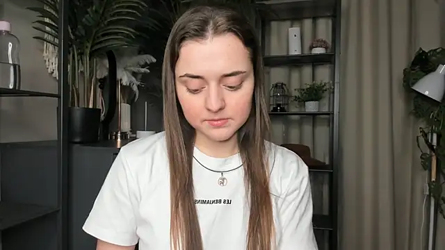 ThelmaJusto online show from 11/20/25, 05:12