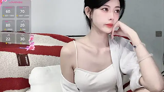 Snapshot of Nuomio chatting on 05/17/26, 10:28 Nuomio online show from 05/17/26, 10:28