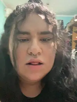 Snapshot of gothlove666 chatting on 10/05/25, 05:00 gothlove666 online show from 10/05/25, 05:00