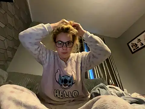 Snapshot of TabbyLovexox chatting on 10/09/25, 06:22 TabbyLovexox online show from 10/09/25, 06:22