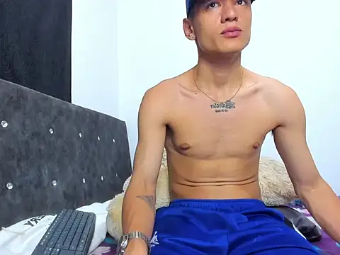 Snapshot of dylan_navas chatting on 11/25/25, 02:11 dylan navas online show from 11/25/25, 02:11