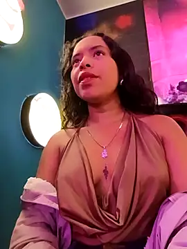 Snapshot of Amayavaldes chatting on 11/11/25, 02:22 Amayavaldes online show from 11/11/25, 02:22