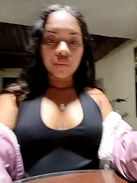 Snapshot of Amayavaldes chatting on 11/22/25, 02:43 Amayavaldes online show from 11/22/25, 02:43