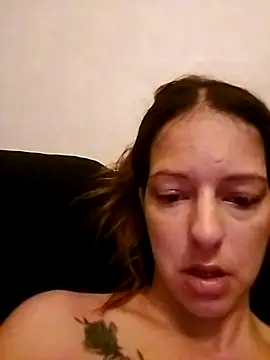 Snapshot of bouilleee chatting on 10/12/25, 09:14 bouilleee online show from 10/12/25, 09:14