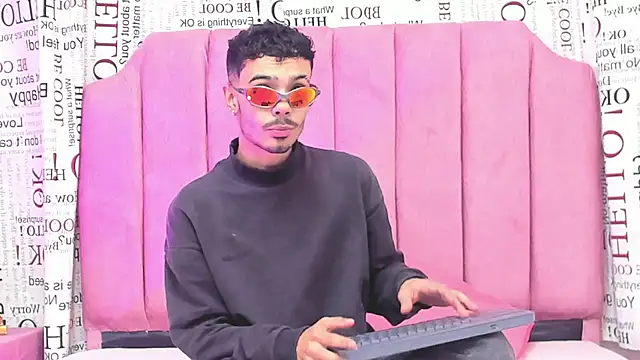 Snapshot of Timothe_Evans chatting on 10/22/25, 08:52 Timothe Evans online show from 10/22/25, 08:52