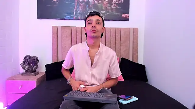 Snapshot of Timothe_Evans chatting on 11/15/25, 08:38 Timothe Evans online show from 11/15/25, 08:38