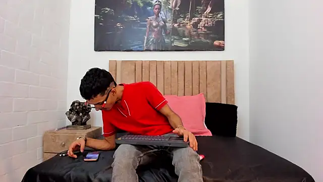 Snapshot of Timothe_Evans chatting on 11/19/25, 07:58 Timothe Evans online show from 11/19/25, 07:58