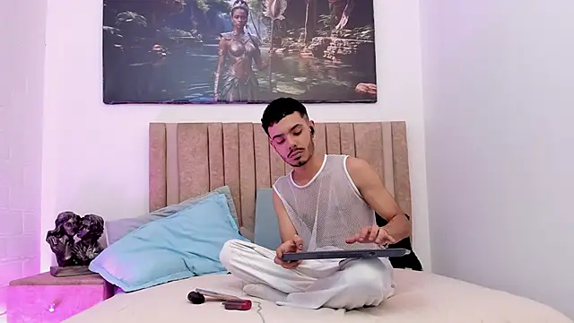 Snapshot of Timothe_Evans chatting on 12/02/25, 03:56 Timothe Evans online show from 12/02/25, 03:56