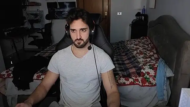 Al3xox02 online show from 01/15/26, 08:56