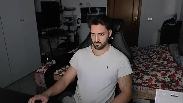 Al3xox02 online show from 02/01/26, 06:39