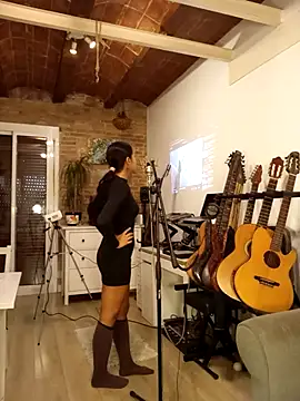 Snapshot of MissHazelnut chatting on 11/03/25, 03:46 MissHazelnut online show from 11/03/25, 03:46