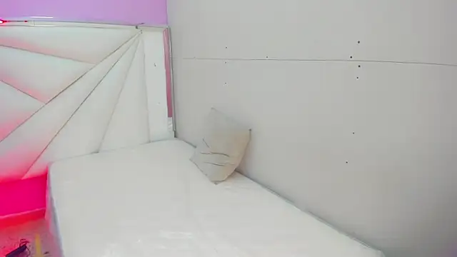 cielooo  online show from 12/14/25, 08:57