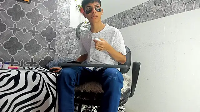 sexyboys cutex18 online show from 02/05/26, 08:35