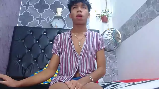 sexyboys cutex18 online show from 04/13/26, 01:22