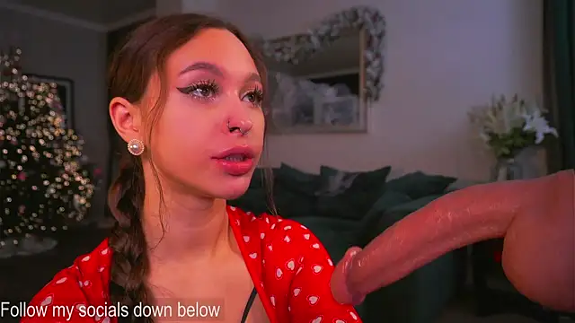 karolineneuer  online show from 12/02/25, 01:11