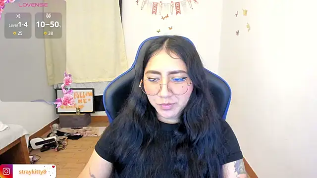 LoveLyy- online show from 06/23/26, 03:26