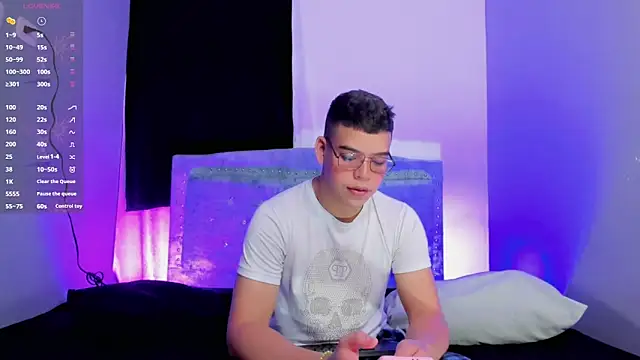 alex boyy online show from 10/14/25, 08:48