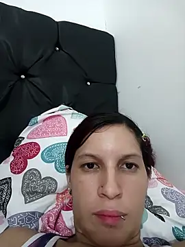 Snapshot of Mariana08andDiego chatting on 11/20/25, 01:28 Mariana08andDiego online show from 11/20/25, 01:28